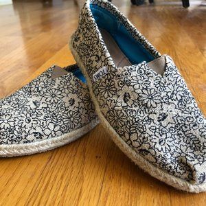 TOMS espadrilles 5.5